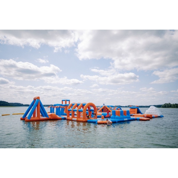 Aufblasbarer Wasserpark Alpha (30 x 28 m)