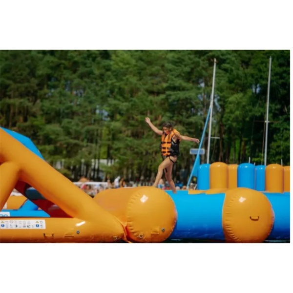 Aufblasbarer Wasserpark Eta (19 x 13 m)