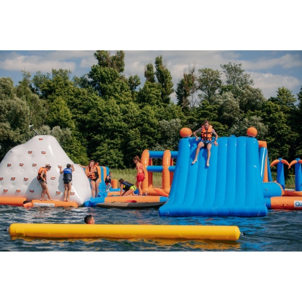 Aufblasbarer Wasserpark Beta (24 x 18 m)