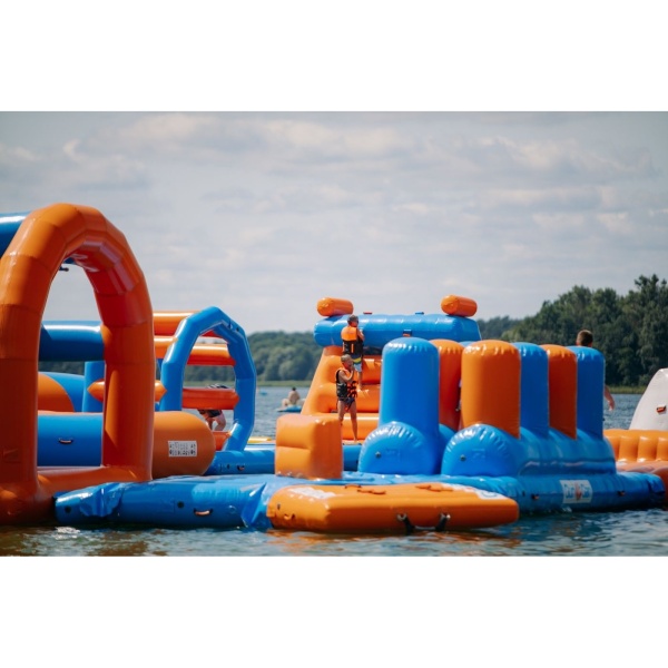 Aufblasbarer Wasserpark Theta (48 x 25 m)