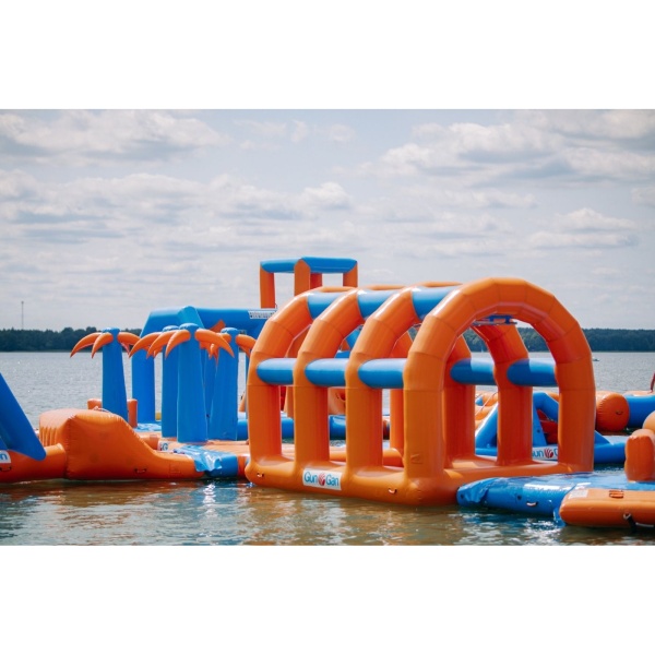 Aufblasbarer Wasserpark Lambda (47 x 17 m)