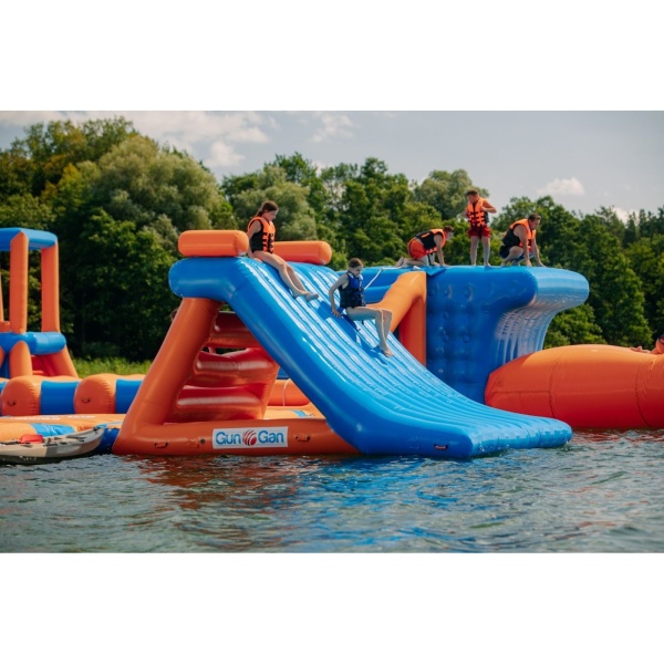 Aufblasbarer Wasserpark Omega (52 x 25 m)