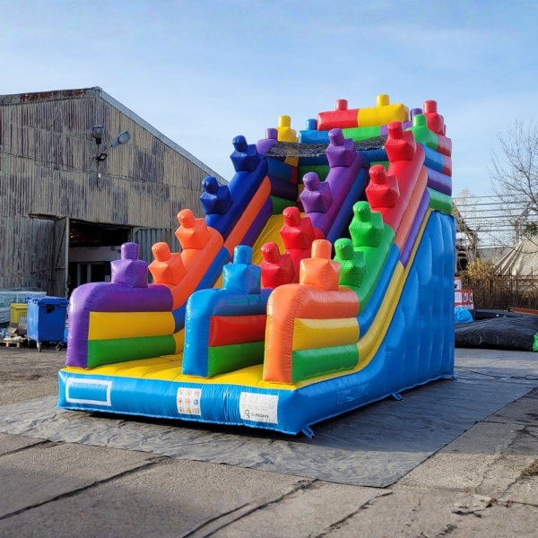 Gebrauchte aufblasbare Rutsche Bunte Bausteine
