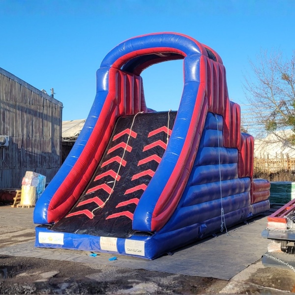 Gebrauchte Hüpfburg Ninja-Berg