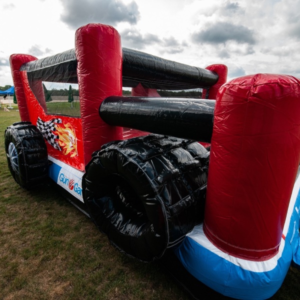 Hüpfburg Monster Truck - mit trockenem Bällebecken