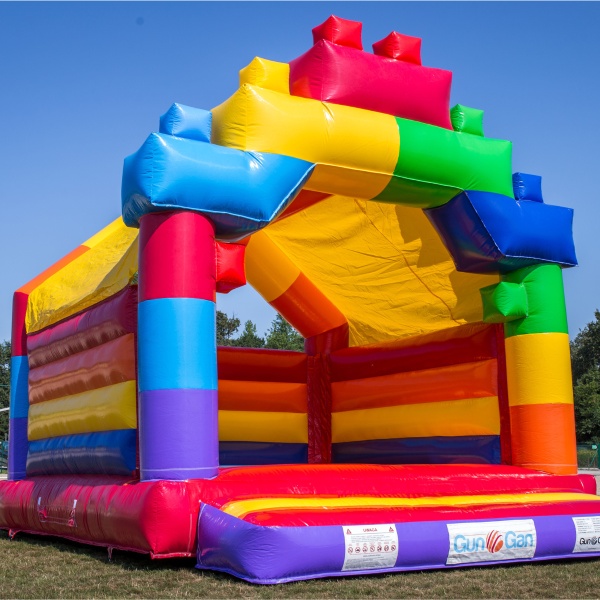 Hüpfburg Bunte-Bausteine-Hüpfburg